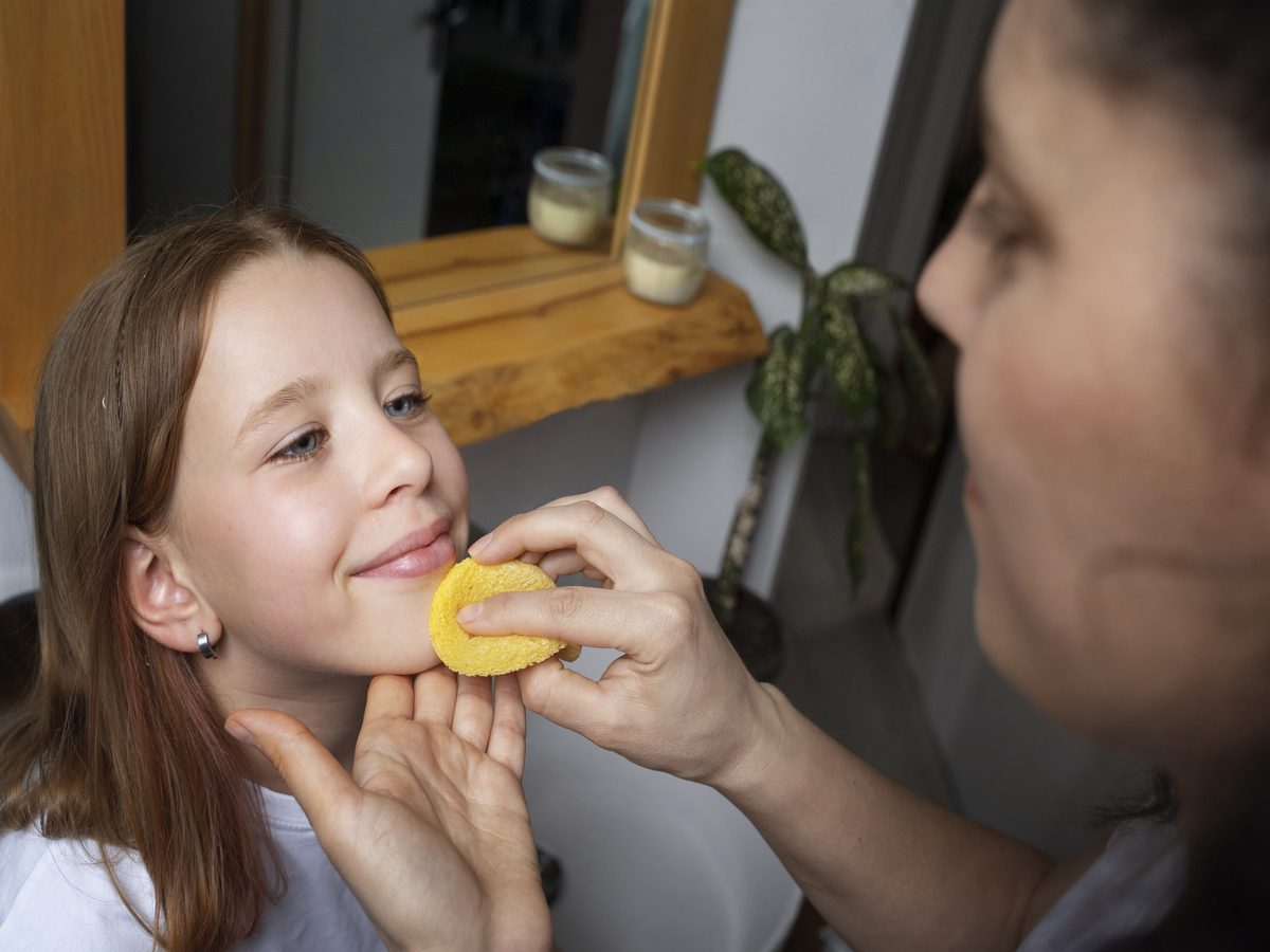 How do routines help a child's development?